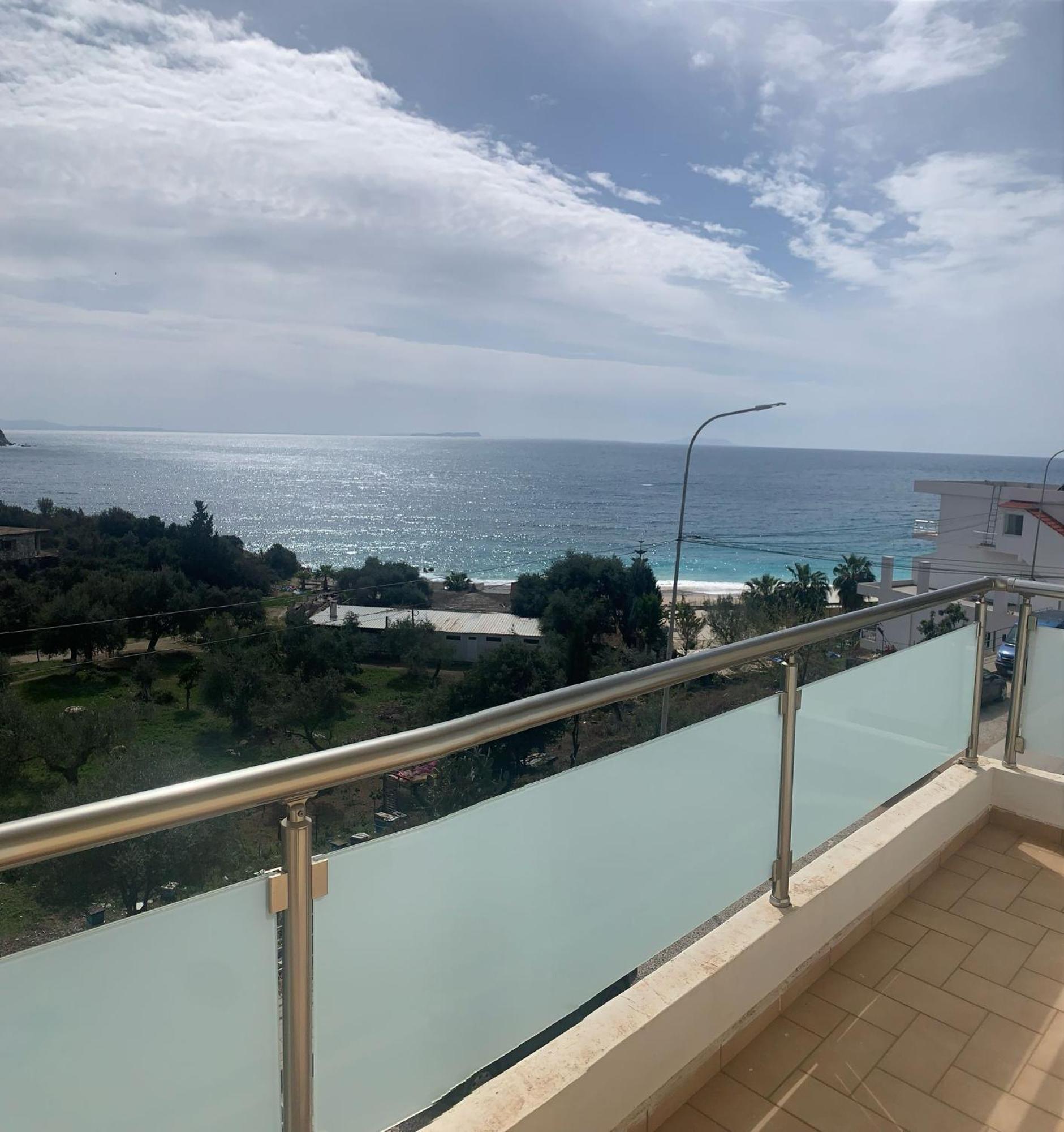 Sunset Views Apartment Himare Esterno foto