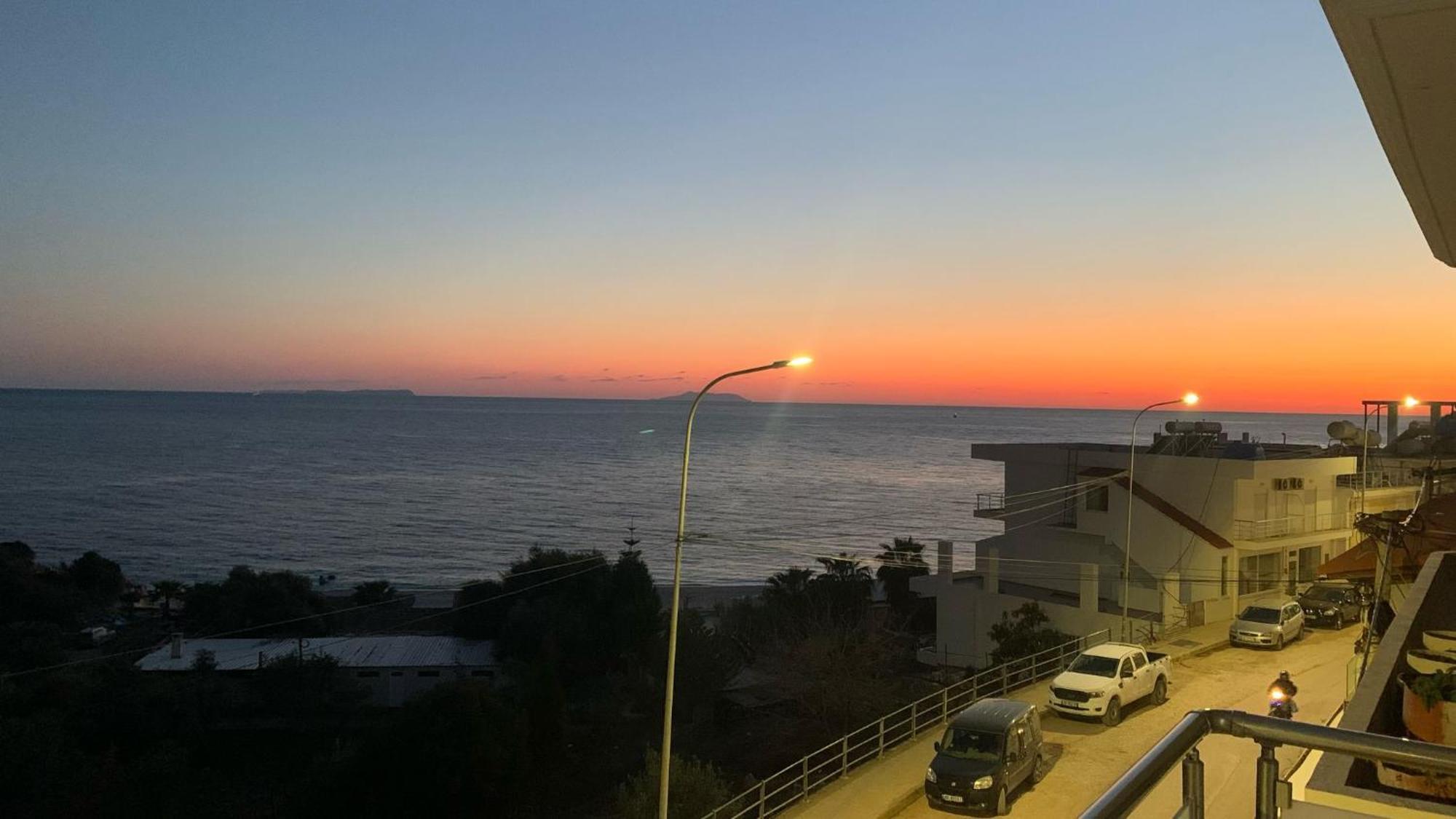 Sunset Views Apartment Himare Esterno foto